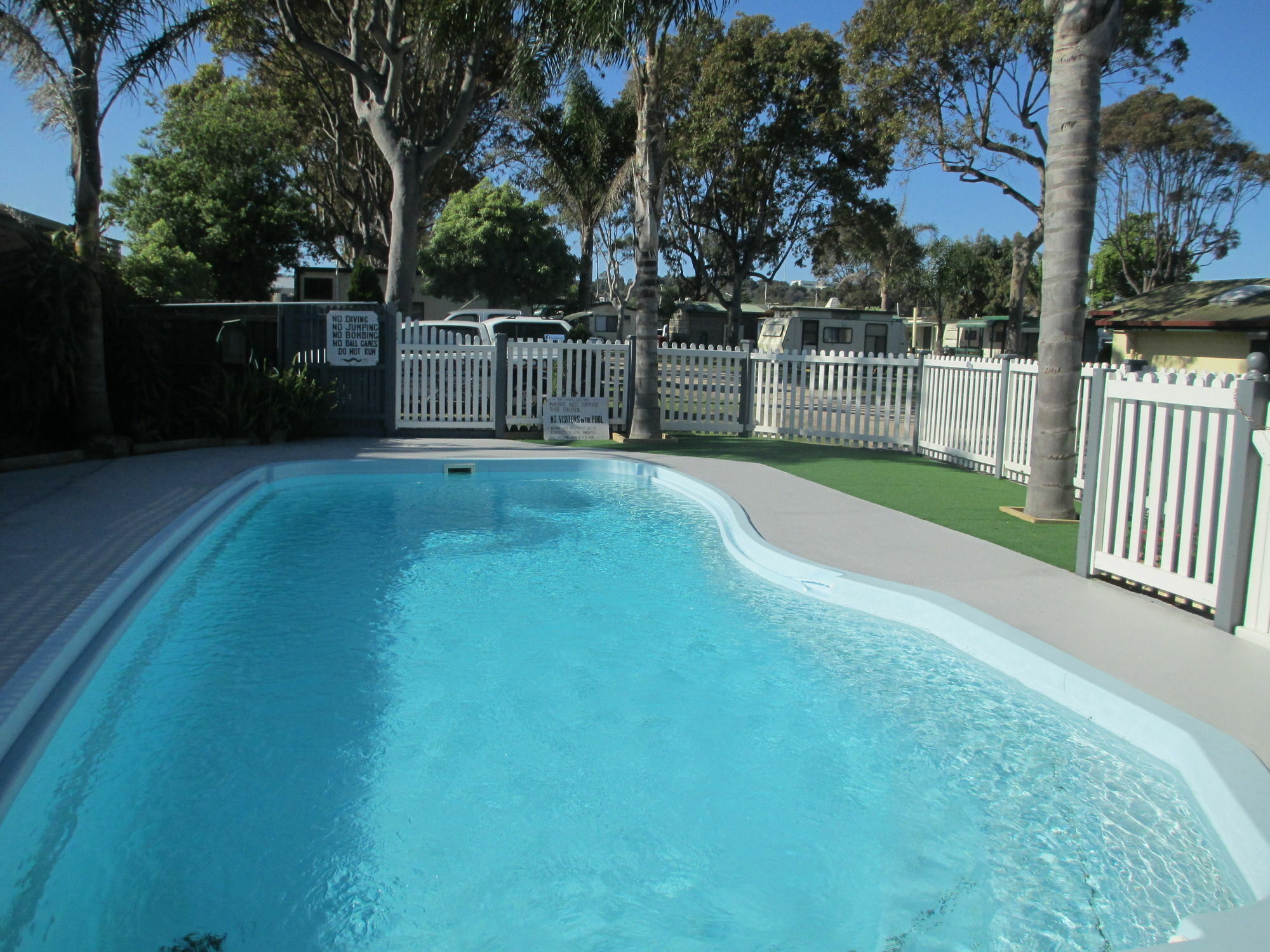 Echo Beach Tourist Park Lakes Entrance Exterior photo